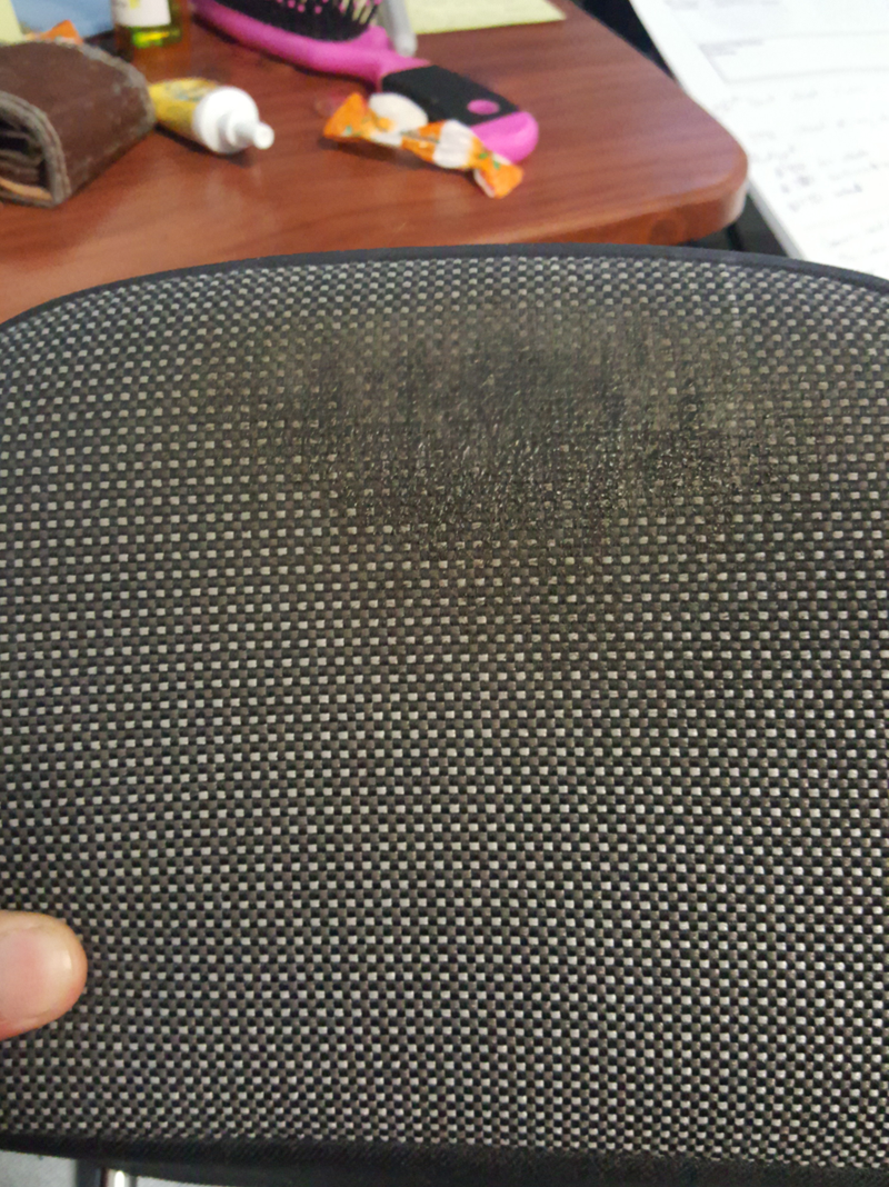 Illustration for article titled Steam cleaned my driver seat headrest.